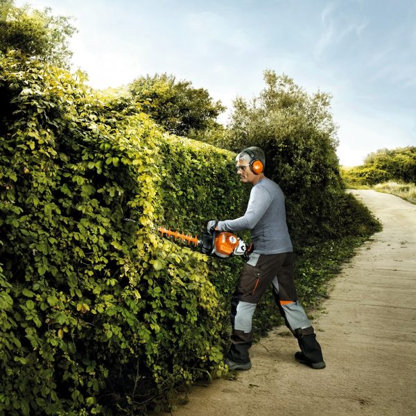 STIHL HS 82 R HEDGE TRIMMER - Image 2