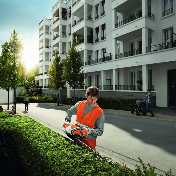 STIHL HSA 86 BATTERY-POWERED HEDGE TRIMMER - Image 2